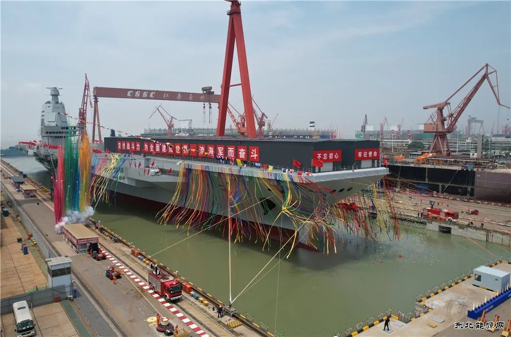 劈波斩浪，纵横海疆——贺福建舰下水