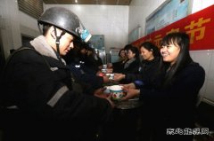 古城煤矿：元宵佳节送温暖
