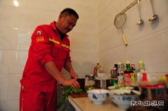 工地“伙夫”