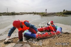塔里木油田哈得作业区：洪水阻不断巡井路