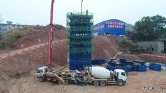 江西：兴泉铁路兴宁4标首根桥墩率先浇筑完工