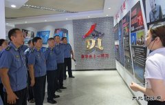 组织党员干部参观反腐倡廉警示教育基地