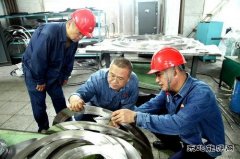 大庆石化：迎战大检修 保供在一线