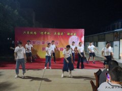 中铁二十一局：兴泉铁路XQXN-1标二分部举办“迎中秋，庆国庆”活
