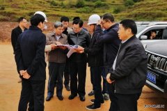 江西石城县委书记：鲍峰庭到中铁二十一局兴泉铁路4标工地调研