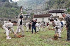 大化水电总厂：开展援助板兰村“党旗引领&#8226;联建联养”主题
