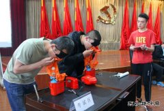 潞安集团李村煤矿：自救器盲戴 快！准！稳！