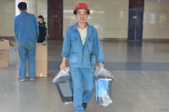 潞安集团李村煤矿：分类垃圾桶 引领“新时尚”
