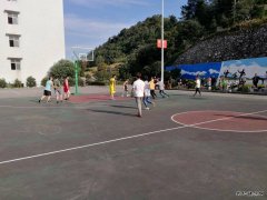 高山煤矿：“迎国庆”篮球赛激战正酣