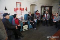 潞安焦化：节前慰问困难职工 顶风冒雪显真情
