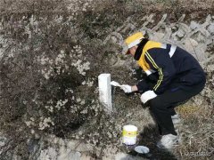 蒲白矿业铁路运输公司：为保安全亲率队  跋山涉水除隐患