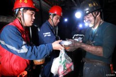 蒲白建庄矿业：百米井下送温暖，助力生产鼓干劲