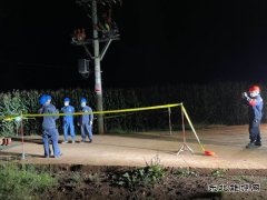 会泽供电局：火红供电所抢修故障断路器180户用户有电用