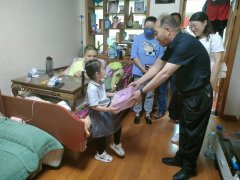 蒲白中心社区： 满满关爱“暖童心”