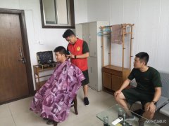 义务理发、精神焕发