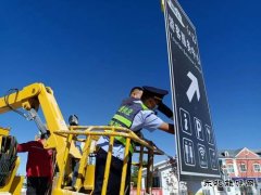 富蕴执法大队：开展公路沿线非公路标志标牌专项清理整治工作
