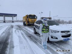 阿勒泰执法支队哈巴河执法大队：以雪为令保畅通