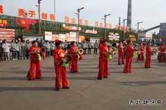 潞安焦化：春回大地暖意浓 社火表演闹元宵