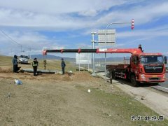 富蕴执法大队：多措并举推进路域环境整治显成效