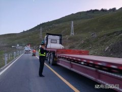 布尔津执法大队：路政养护联勤联动，保障公路安全畅通