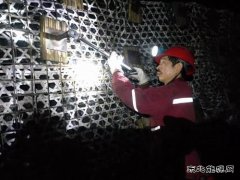 牛儿庄采矿公司：强化顶板安全管理